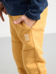 Lindex - Trousers essential Knee - madalaimad hinnad - light dusty yellow - 5