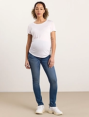 Lindex - Trs denim MOM Tova Soft blue - slim jeans - blue - 6