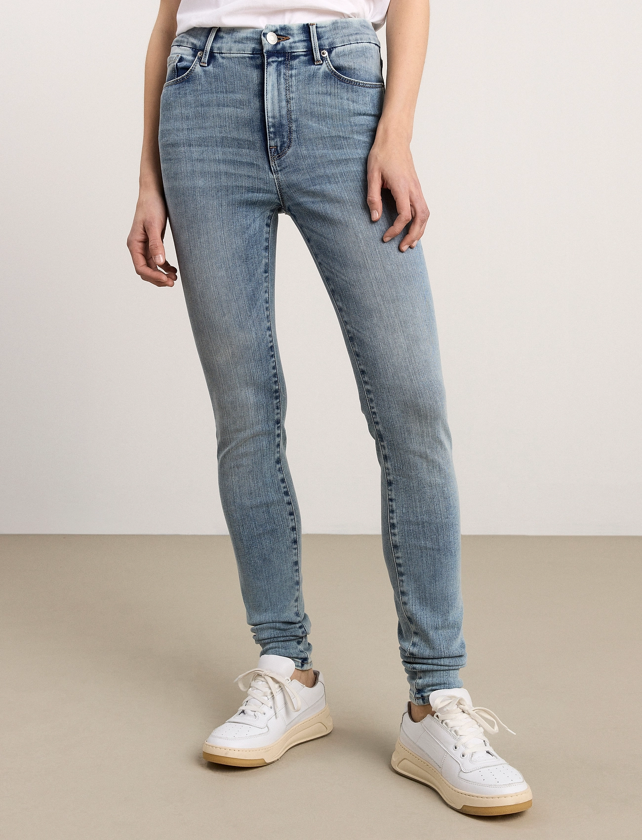 Lindex - Trousers denim Clara lt blue - slim fit jeans - light denim - 0