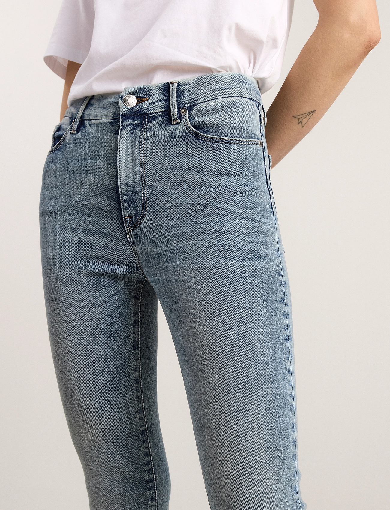 Lindex - Trousers denim Clara lt blue - slim fit jeans - light denim - 4