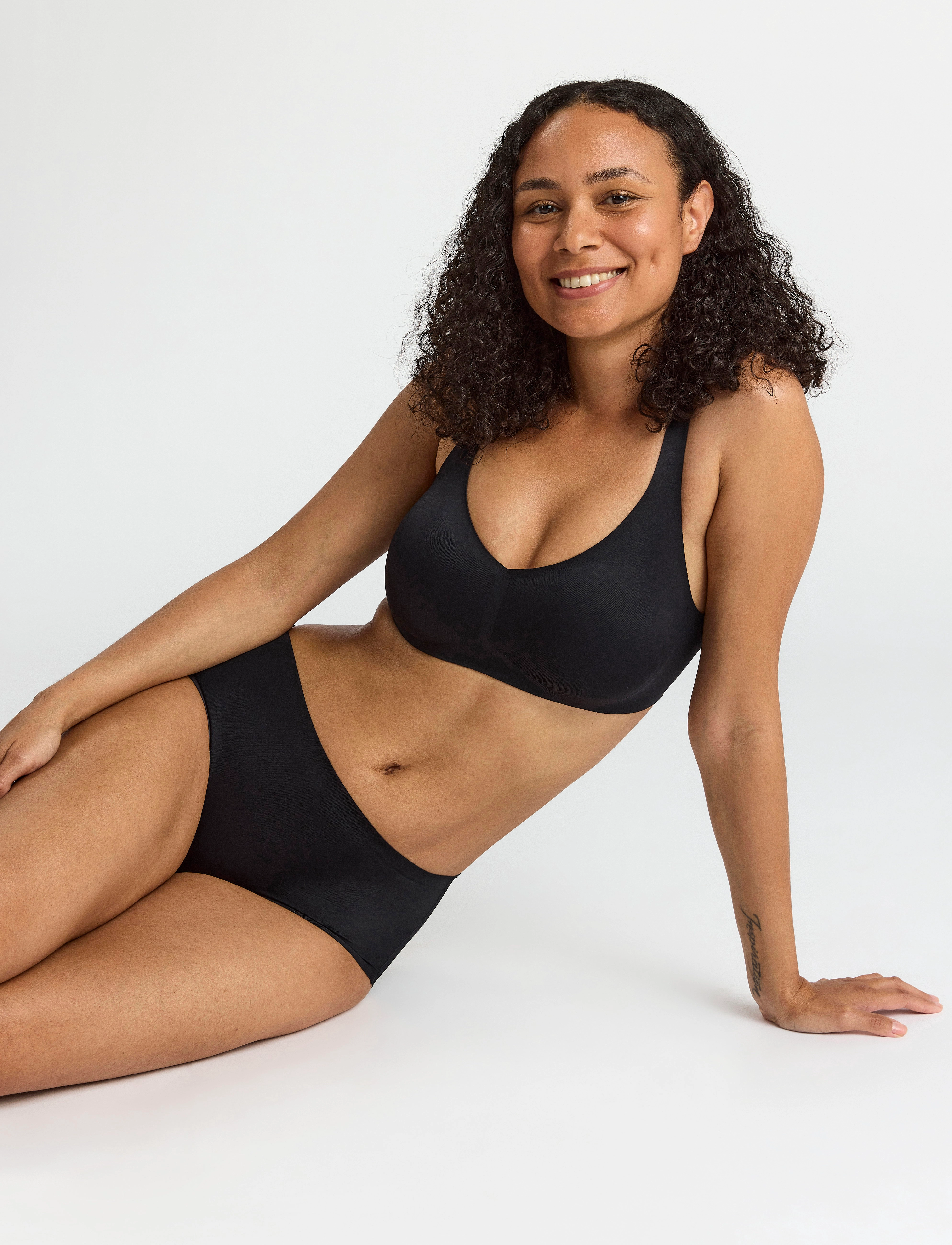 Lindex - Bra Svea V neck top - toppiliivit - black - 5