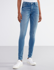 Lindex - Trousers denim Tova Soft blue - slim jeans - denim blue - 2