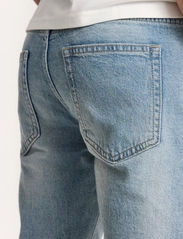 Lindex - Trousers Denim Staffan straigh - regular jeans - light denim - 6