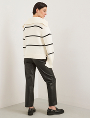 Lindex - Sweater Rana - mažiausios kainos - light white - 3