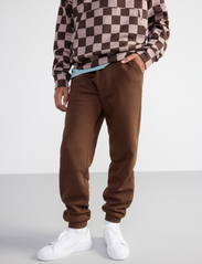 Lindex - Trousers joggers Ocean UNI - najniższe ceny - dark dusty brown - 2