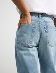 Lindex - Trouser denim Pam lt blue - mom stila džinsa bikses - light denim - 4