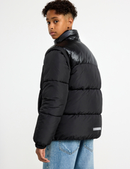 Lindex - Jacket puffer detachable sleev - dunjackor & fodrade jackor - black - 4