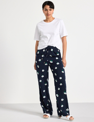 Lindex - Trousers Bella printed - joggers copy - navy - 4