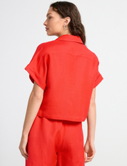 Lindex - Shirt Lillie short sleeve - kurzärmlige hemden - strong red - 5