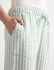 Lindex - Trousers pyjama seersucker - de laveste prisene - dusty green - 5