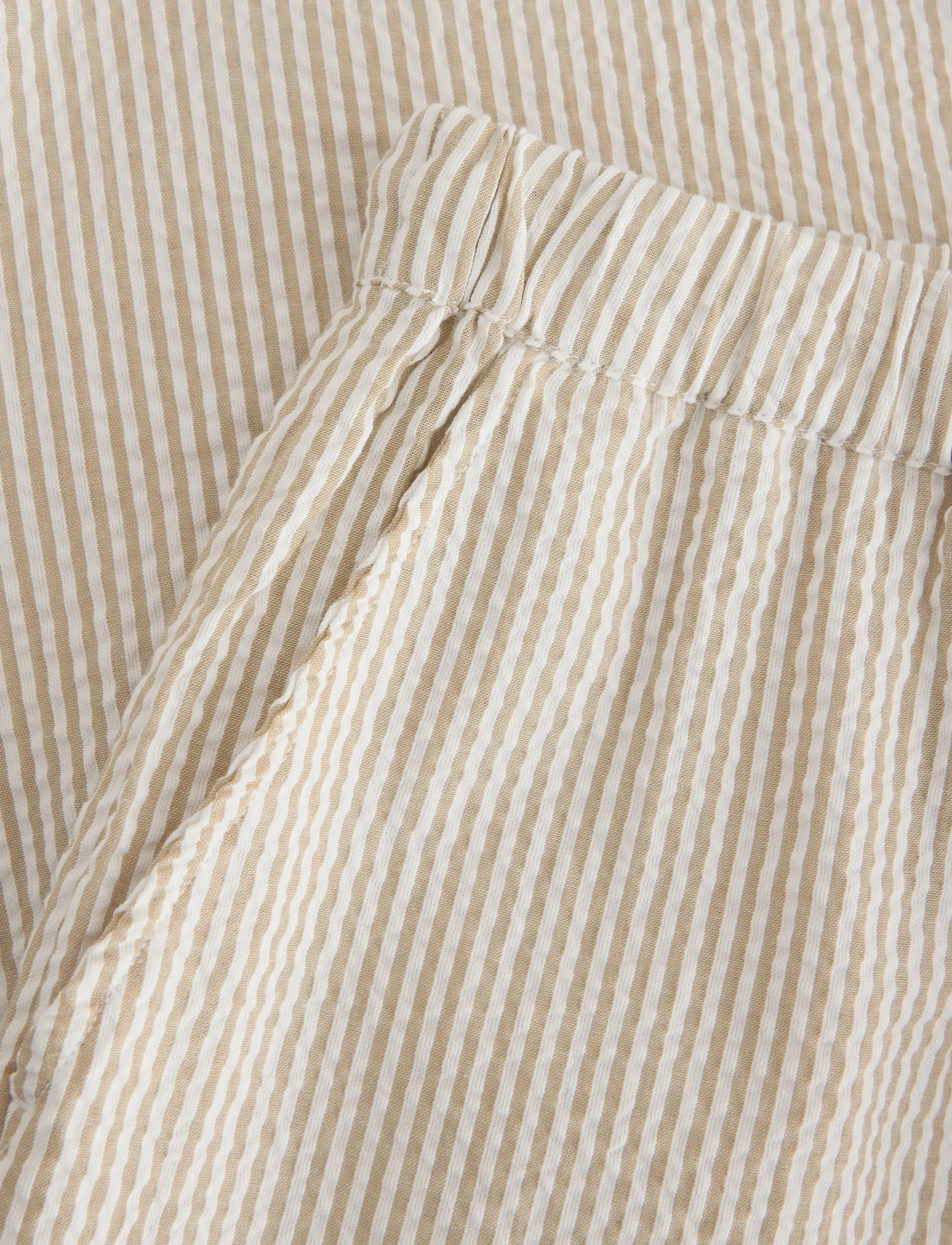Lindex - Cropped pyjama trousers in seersucker - pyjamasbyxor - light dusty khaki - 5