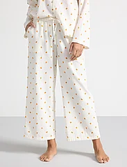 Lindex - Trousers pyjama seersucker - alhaisimmat hinnat - off white - 2