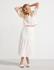 Lindex - Blouse Estrid Schiffli - long-sleeved blouses - off white - 4