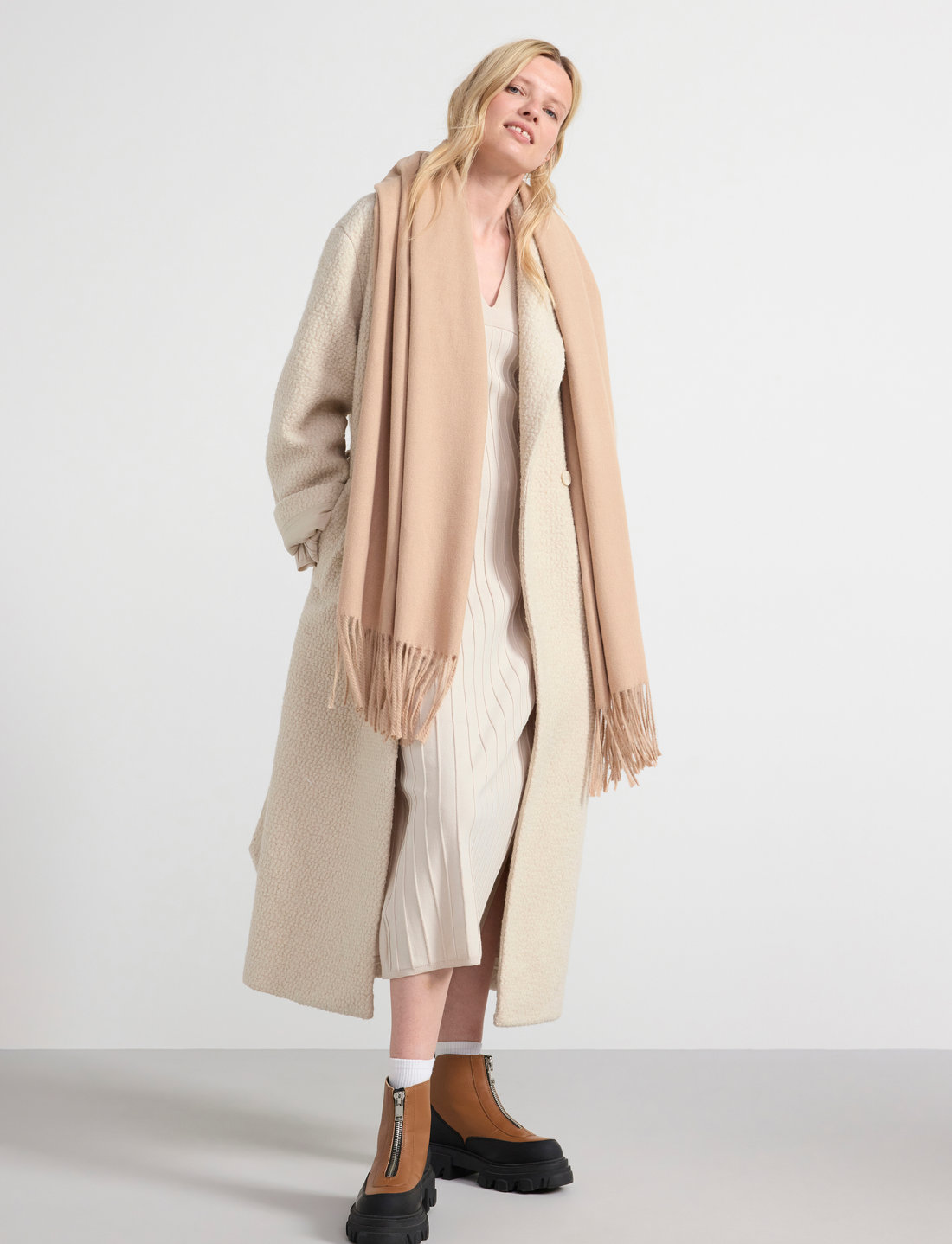 Lindex Coat Hailey Boucle 75.00 . Buy Winter Coats from Lindex online at Boozt . Fast delivery and easy returns