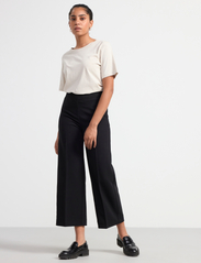 Lindex - Trousers Lykke cropped twill - laveste priser - black - 4