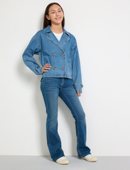 Lindex - Jacket Trenchcoat denim croppe - jeansjackor - denim - 5