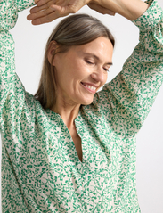 Lindex - Blouse Ellie - blouses met lange mouwen - green - 5
