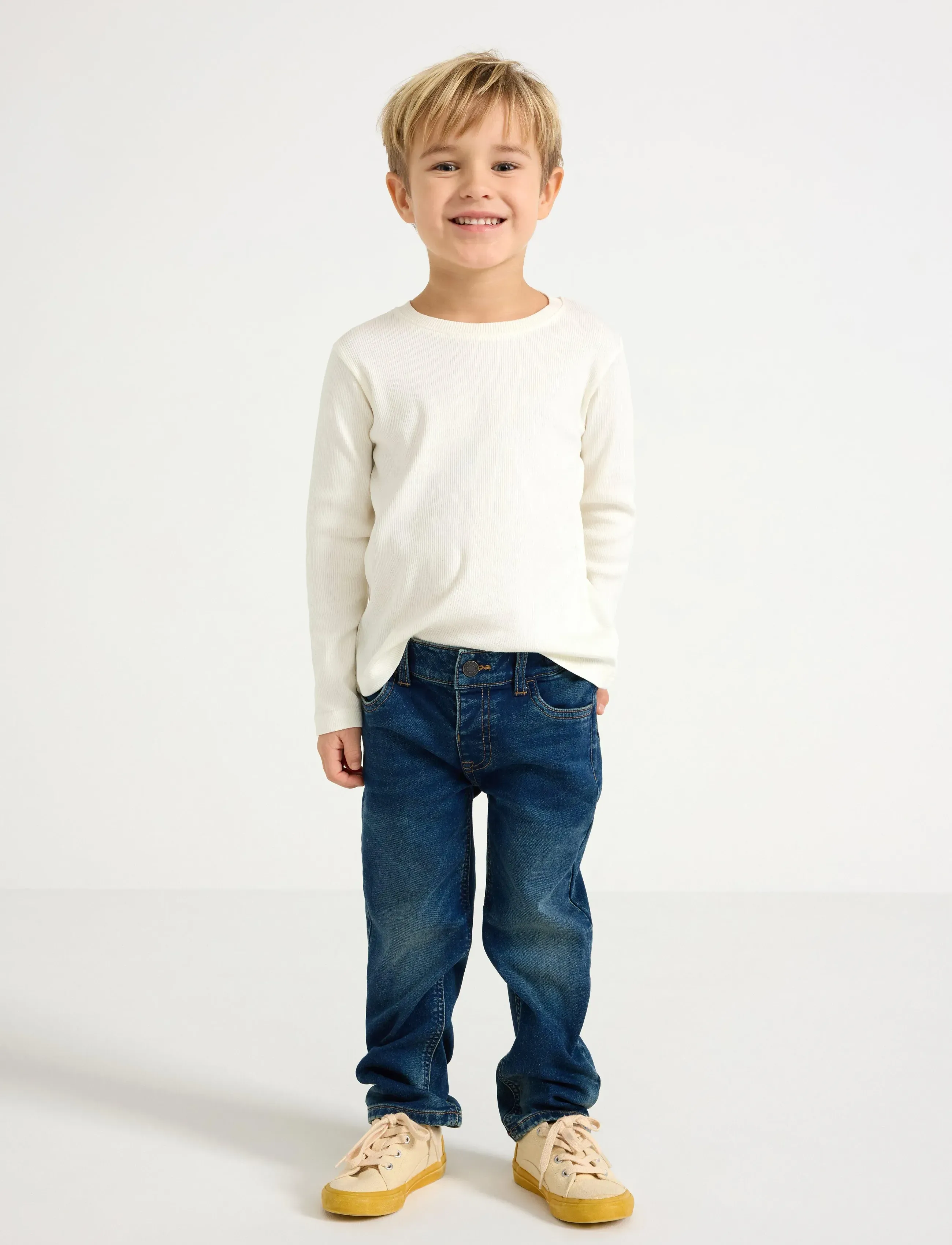 Lindex Staffan Straight Leg Jeans In Denim Jersey, 122, Jeans, Blau - Loose Kinder