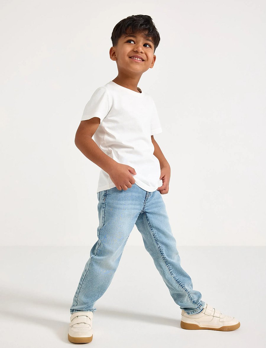 Lindex - STAFFAN Straight leg jeans in denim jersey - loose jeans - light denim - 0