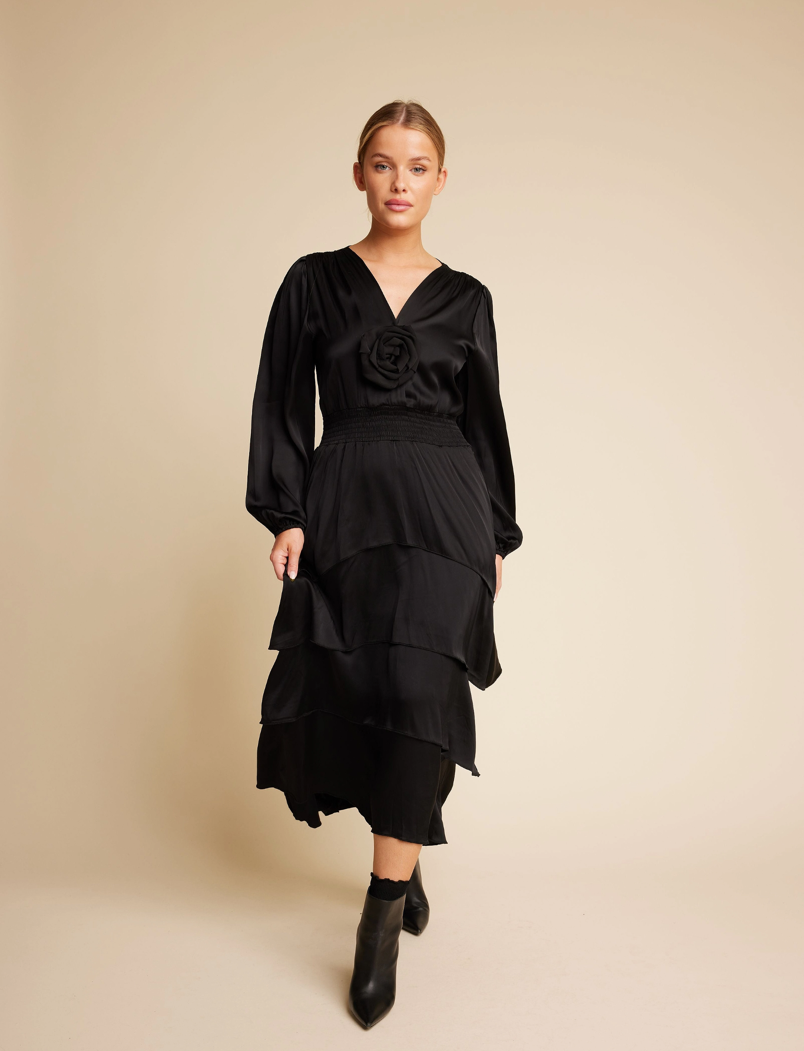 Line of Oslo - Angel Satin - festkjoler - black - 3