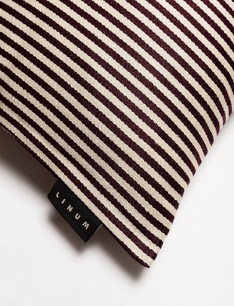 LINUM - CALCIO CUSHION COVER - osta hinna alusel - dark burgundy red - 2