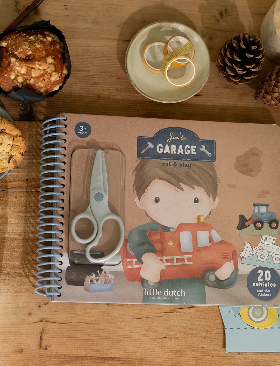 Little Dutch - Book with scissor Jim - målar- & pysselböcker - blue - 0