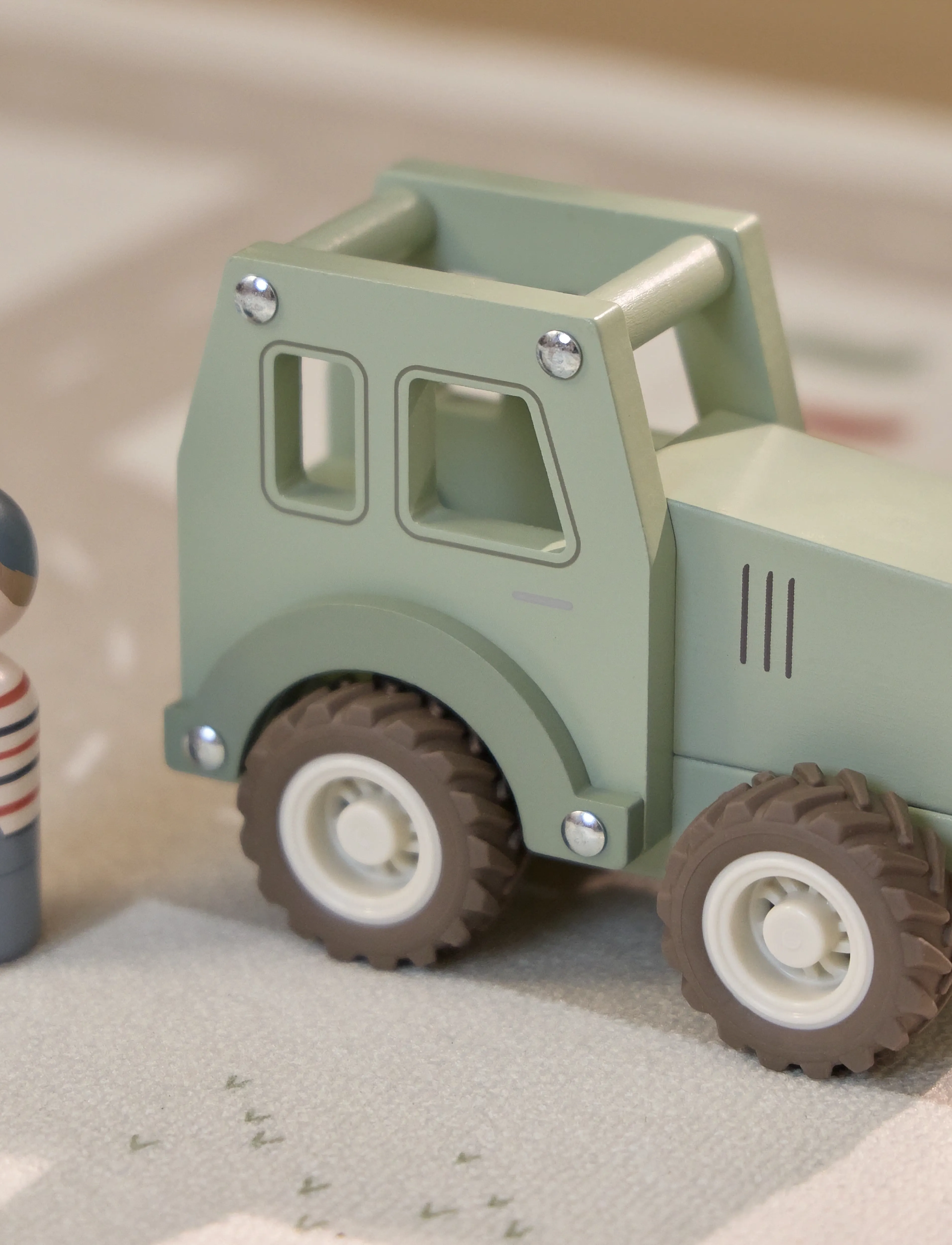 Little Dutch - Tractor w/pegdoll - træfigurer - green - 3