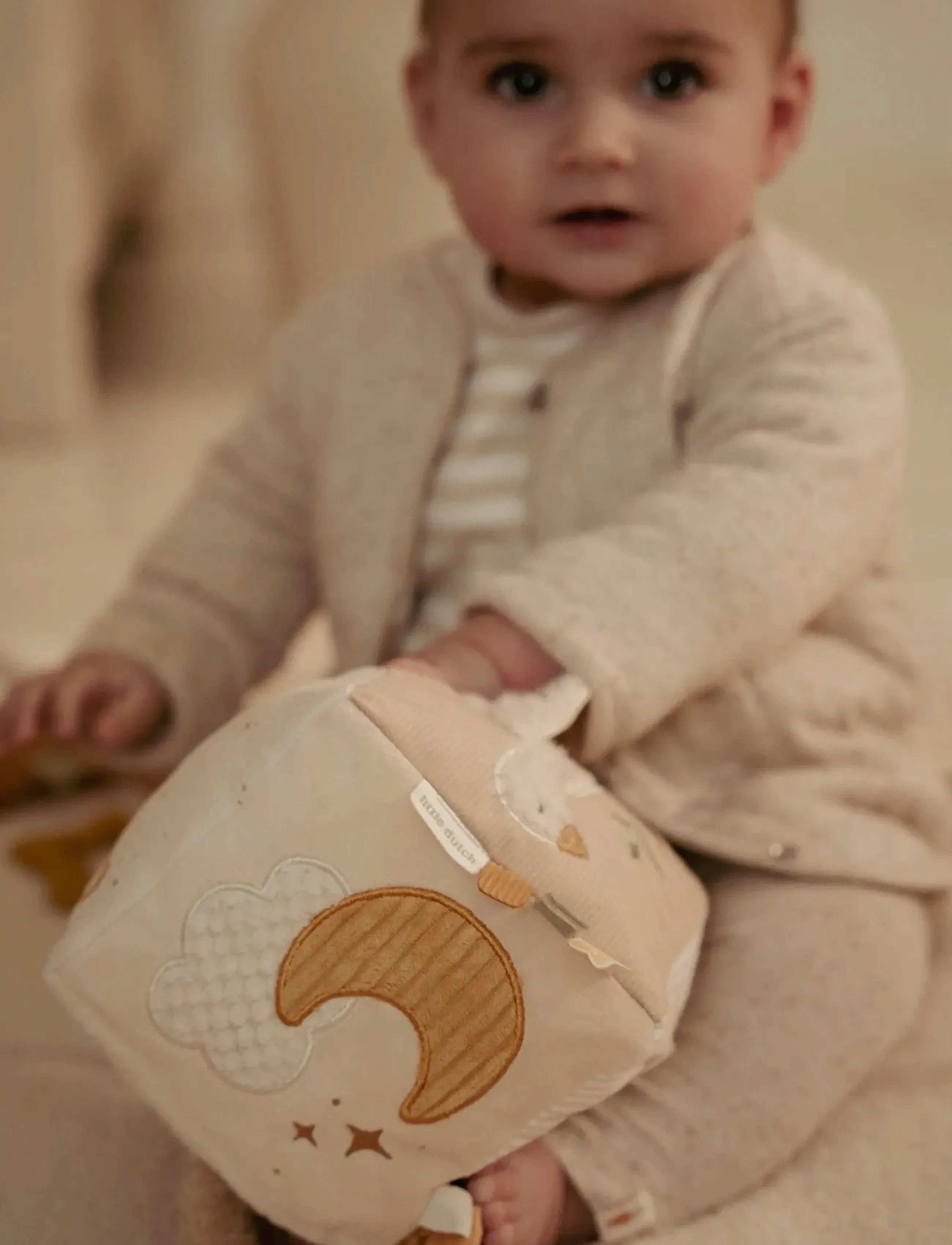 Little Dutch - Little Dutch - Soft activity cube GRS Newborn - interaktiva leksaker - white - 2