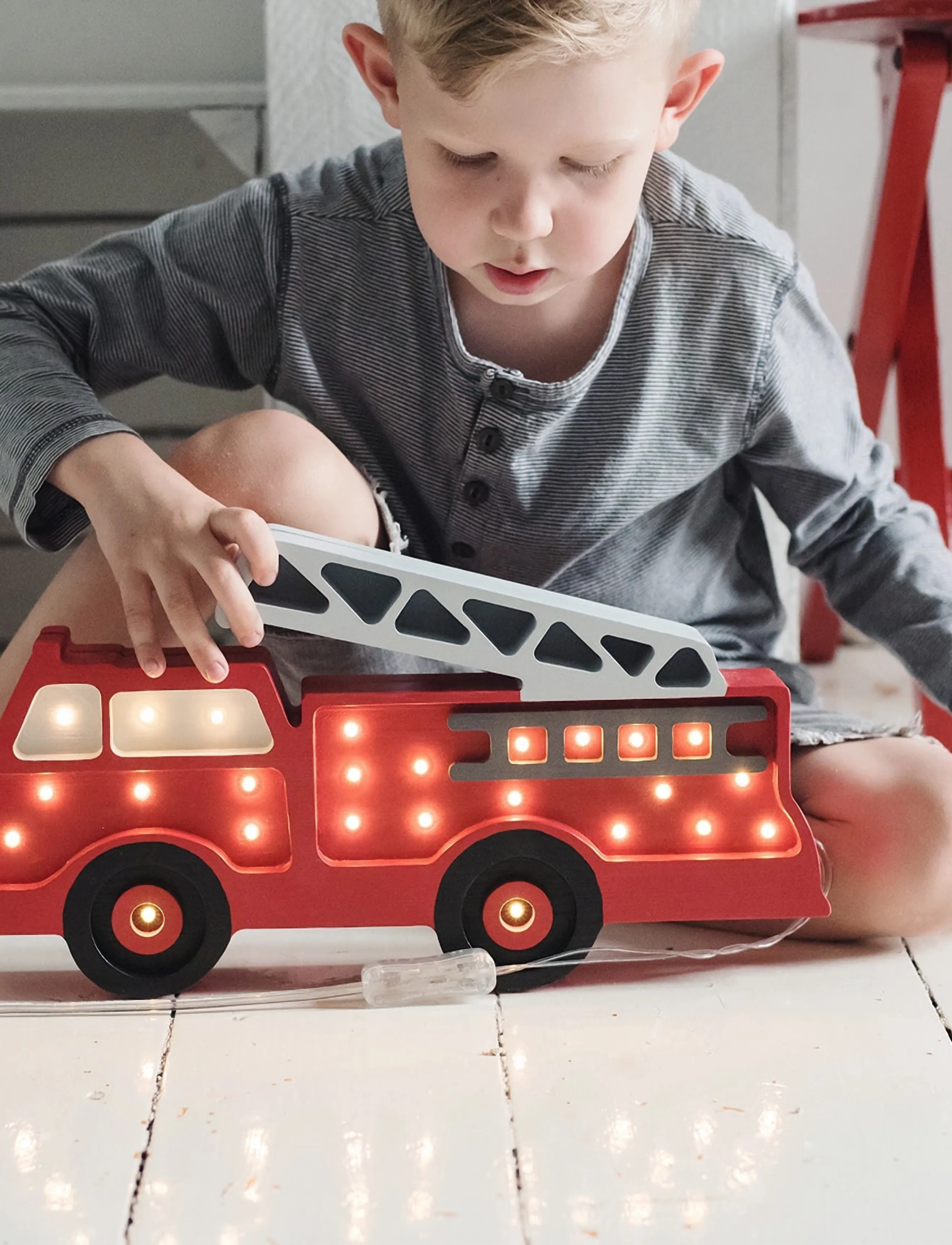 Little Lights Fire Truck Lamp | Red, 36X23.5X5.5 cm, Lighting, Rot - Table Lamps, Kinder