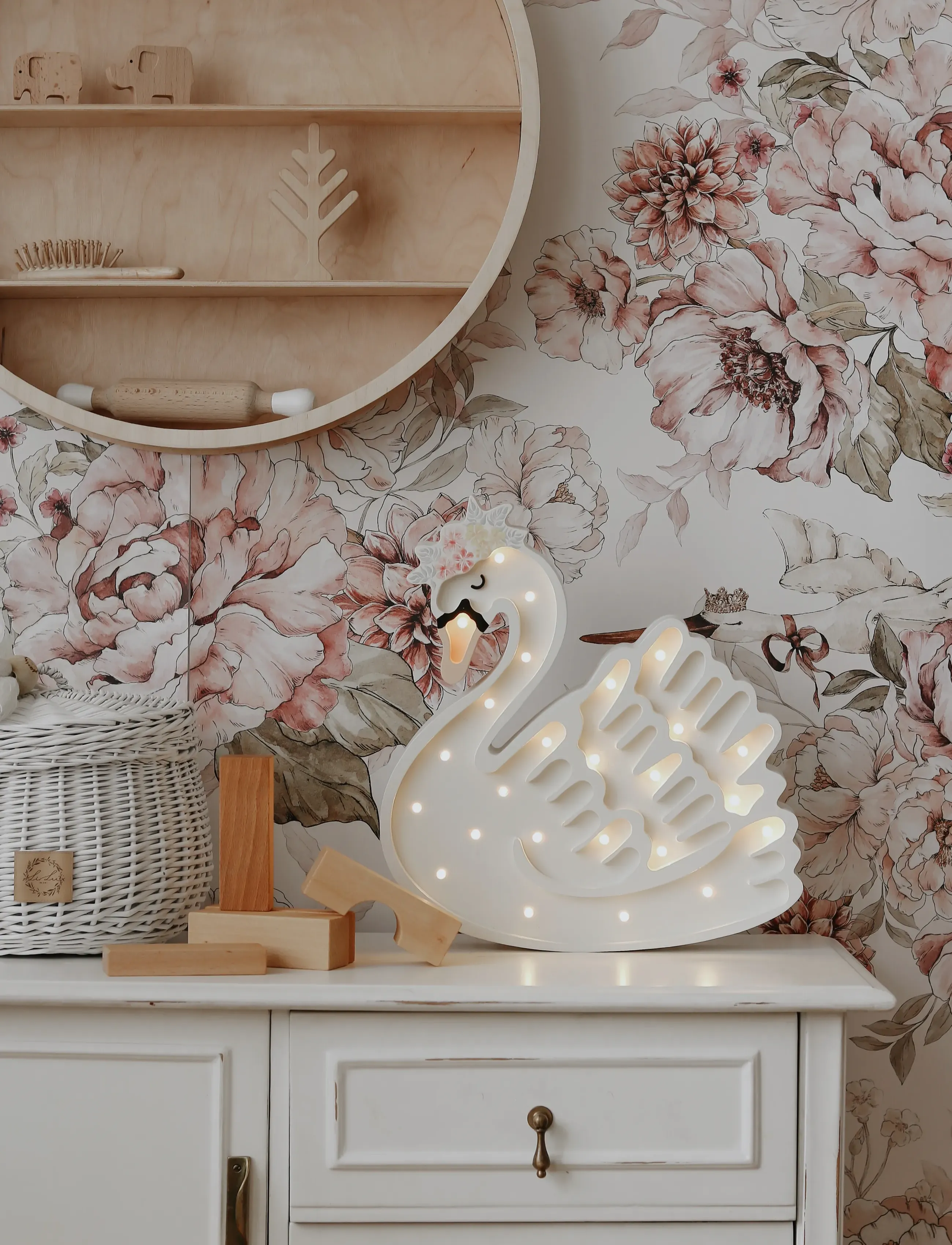 Little Lights Swan Lamp | Lake Flower/White, Bordlampe, Hvid, Str: 31.5X36X5.5CM