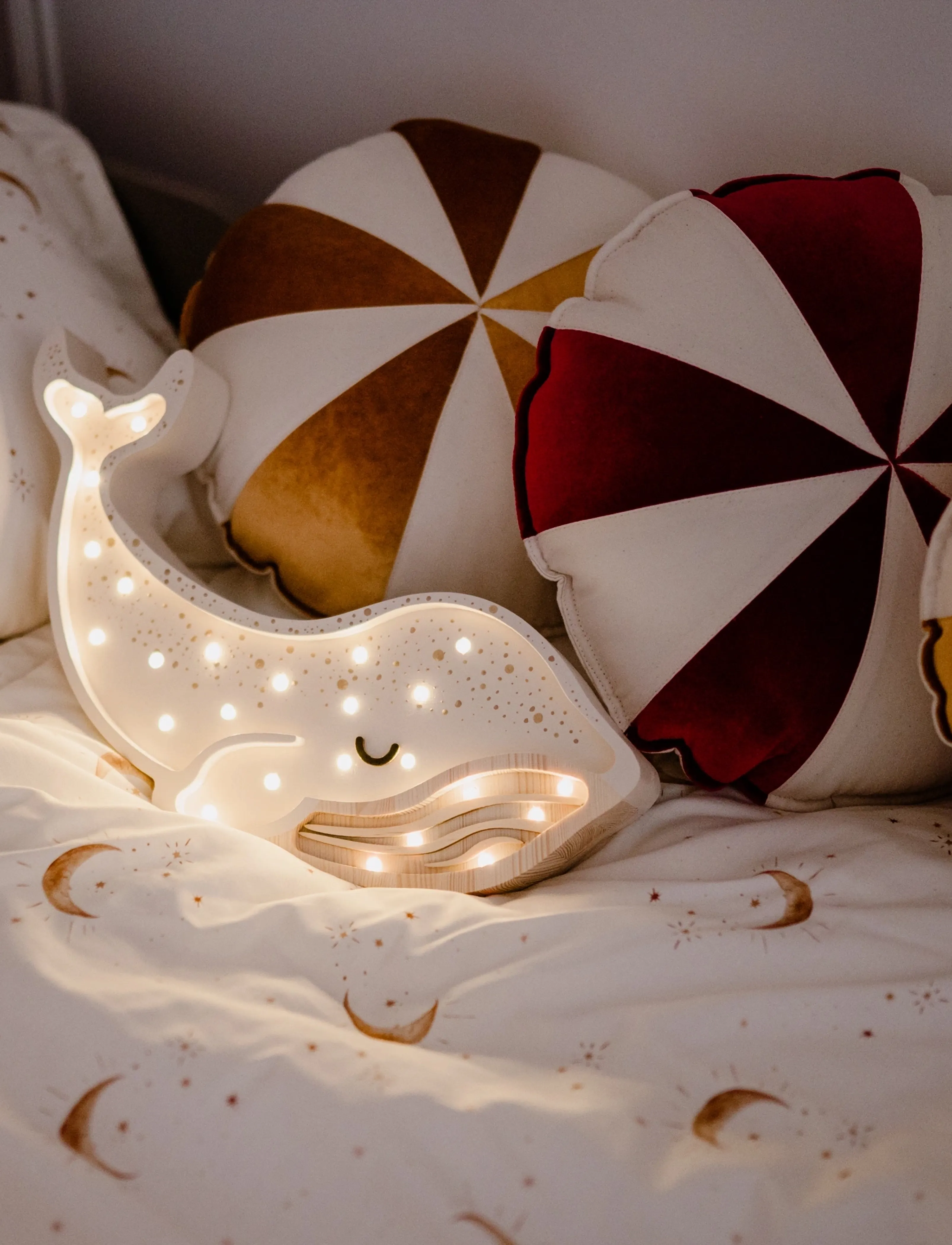 Little Lights - Little Lights Whale Lamp | Albino White - lampy na biurko - albino white - 4