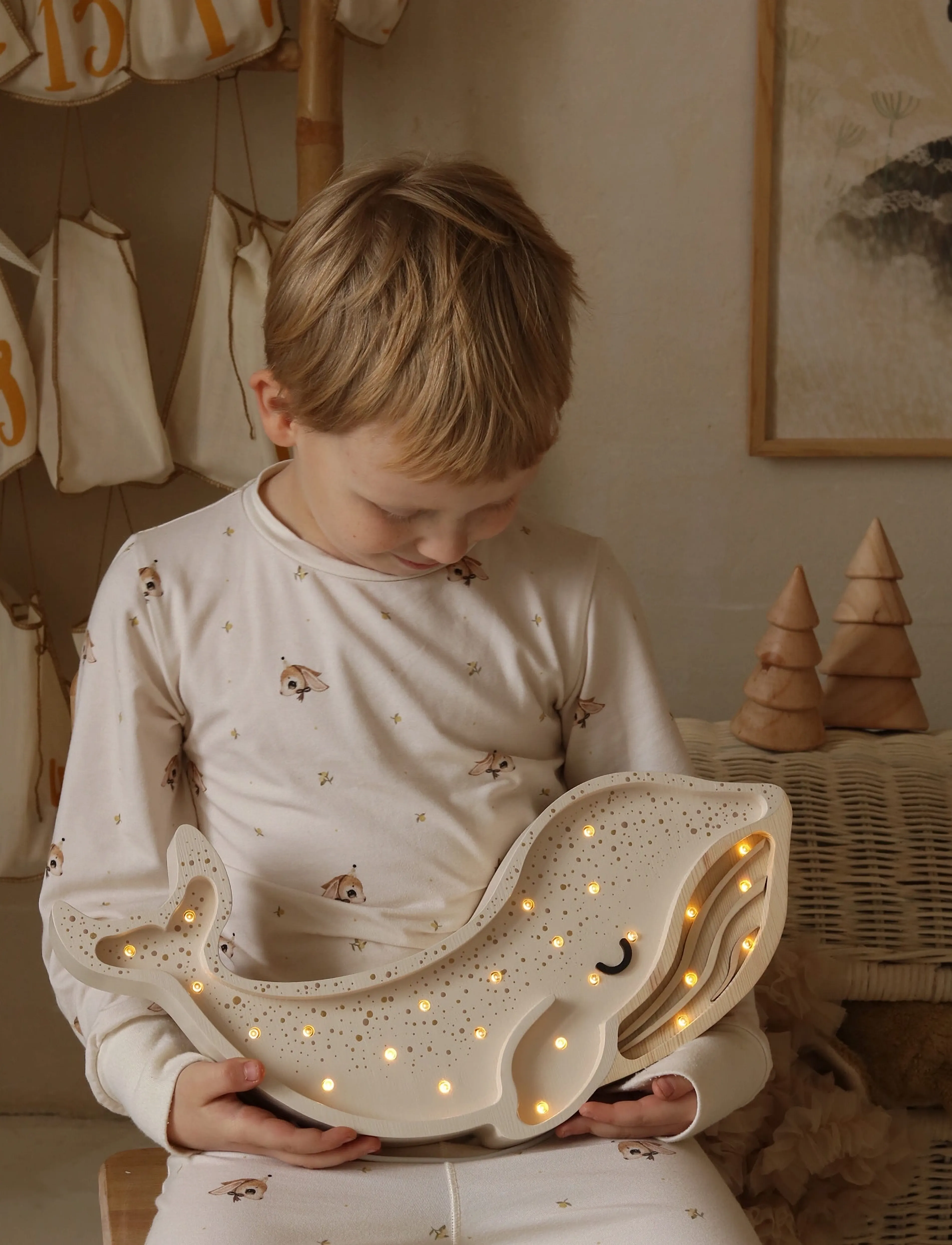 Little Lights Whale Lamp | Albino White, Bordlampe, Hvid, Str: 40X5.5X15.5CM