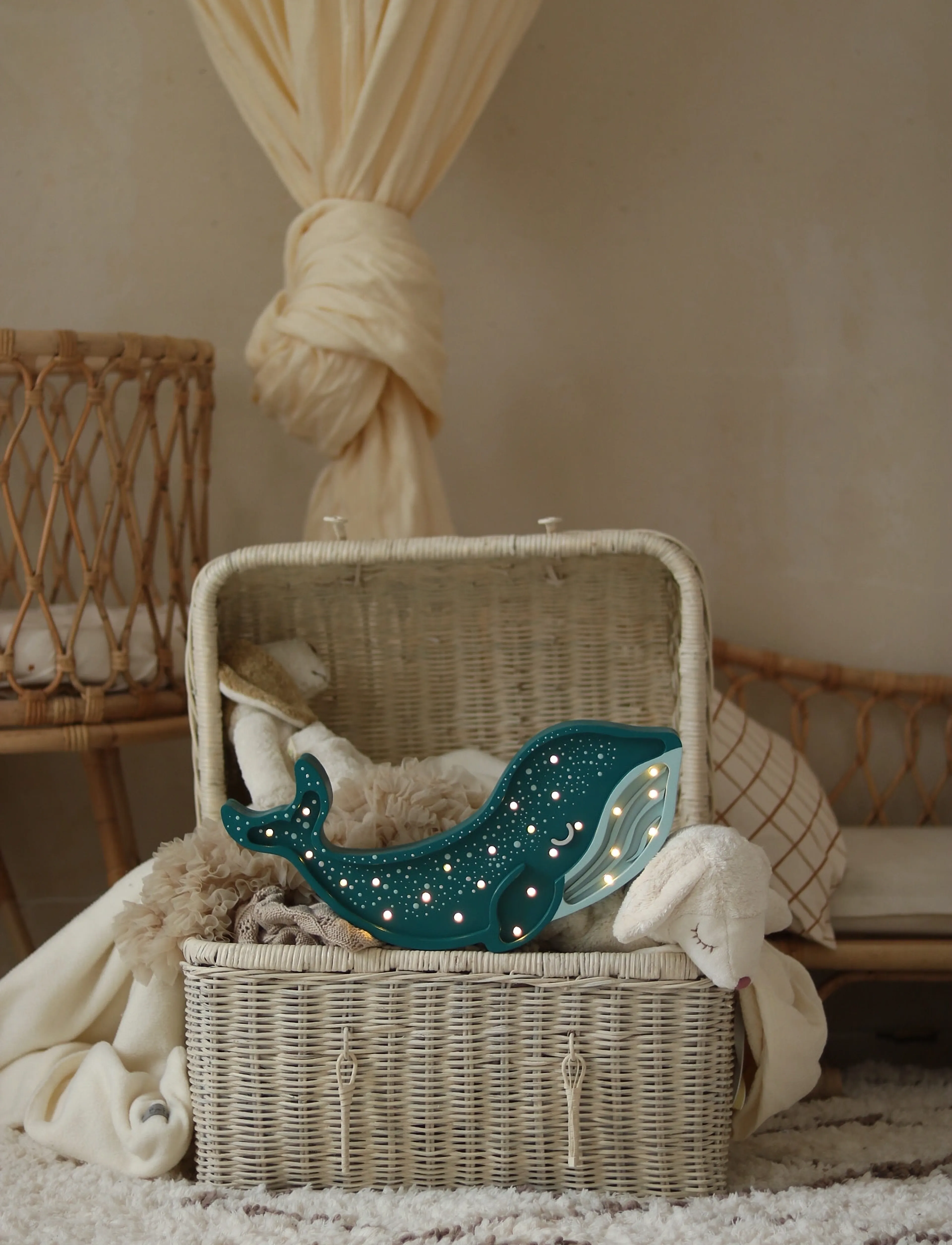 Little Lights - Little Lights Whale Lamp | Galaxy Teal - bordlamper - galaxy teal - 3