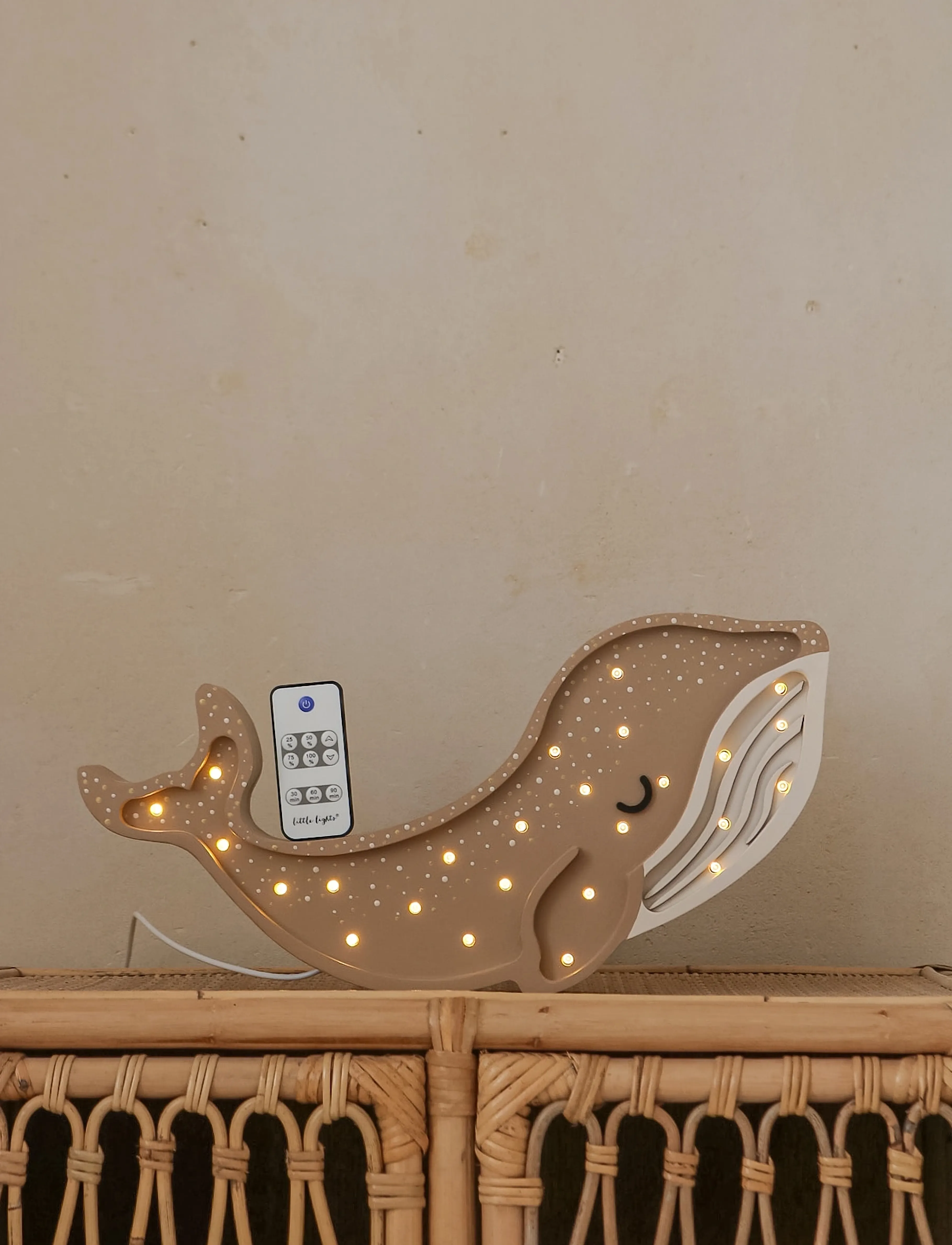 Little Lights Little Lights Whale Lamp | Cinnamon Brown, 40X5.5X15.5 cm, Brown, Belysning > Bordlamper, Børn