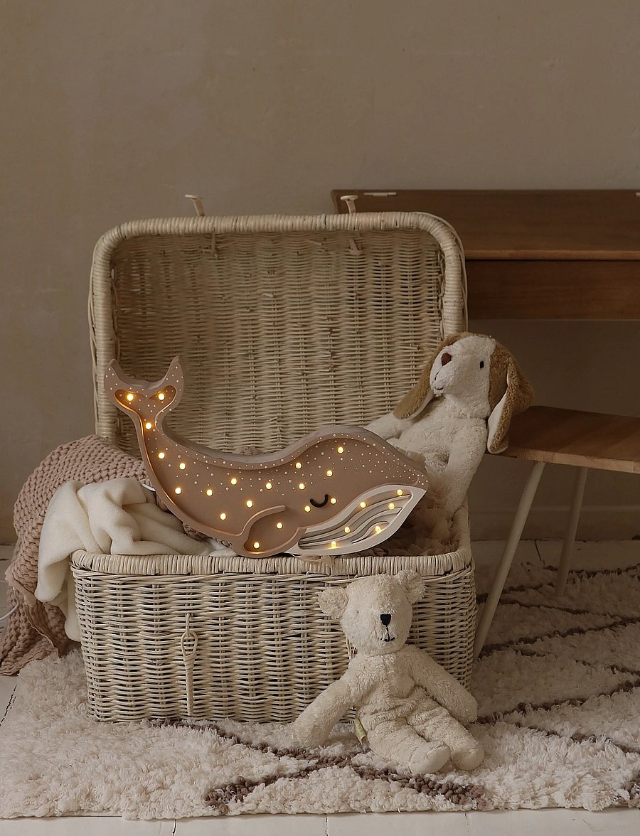 Little Lights - Little Lights Whale Lamp | Cinnamon Brown - tischlampen - cinnamon brown - 3