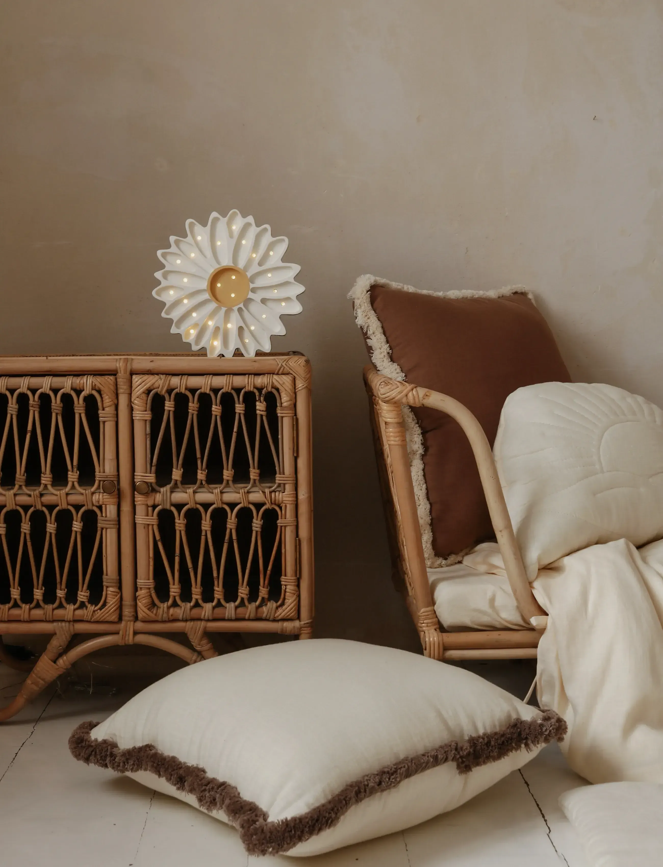 Little Lights - Little Lights Daisy Lamp | White - tischlampen - white - 3