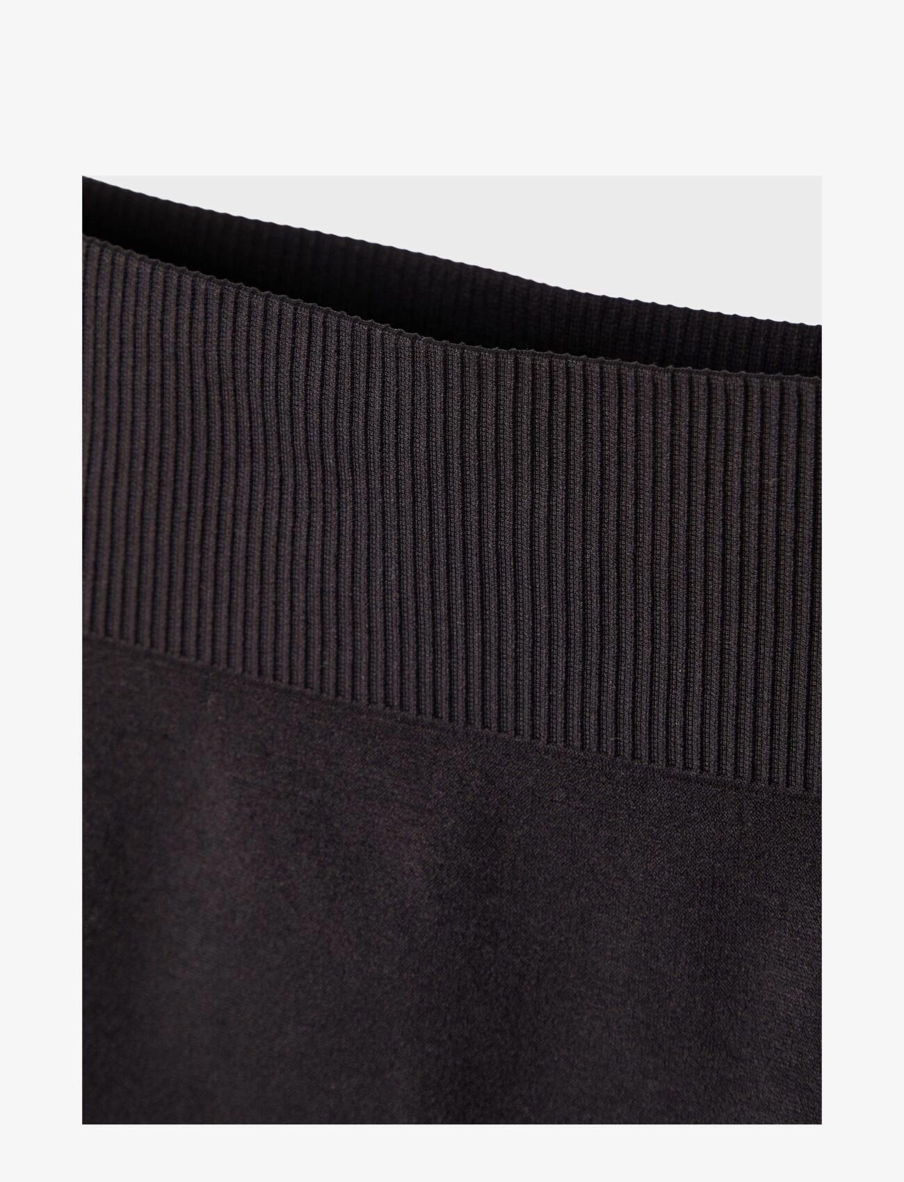 LMTD - NLFHALEY  SEAMLESS SHORTS  NOOS - black - 4