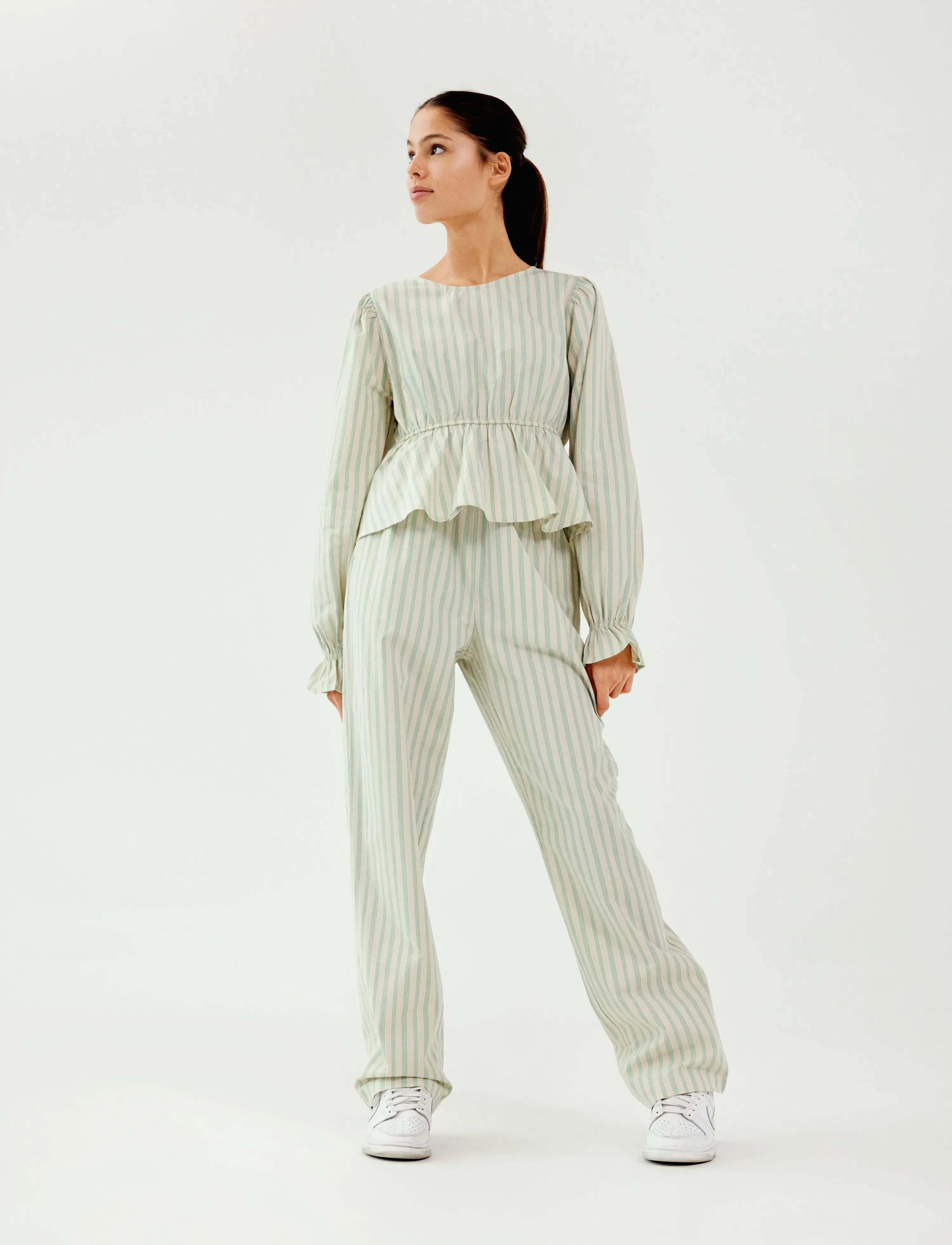 LMTD - NLFTIPSY LS CROP PEBLUM SHIRT - turtledove - 3