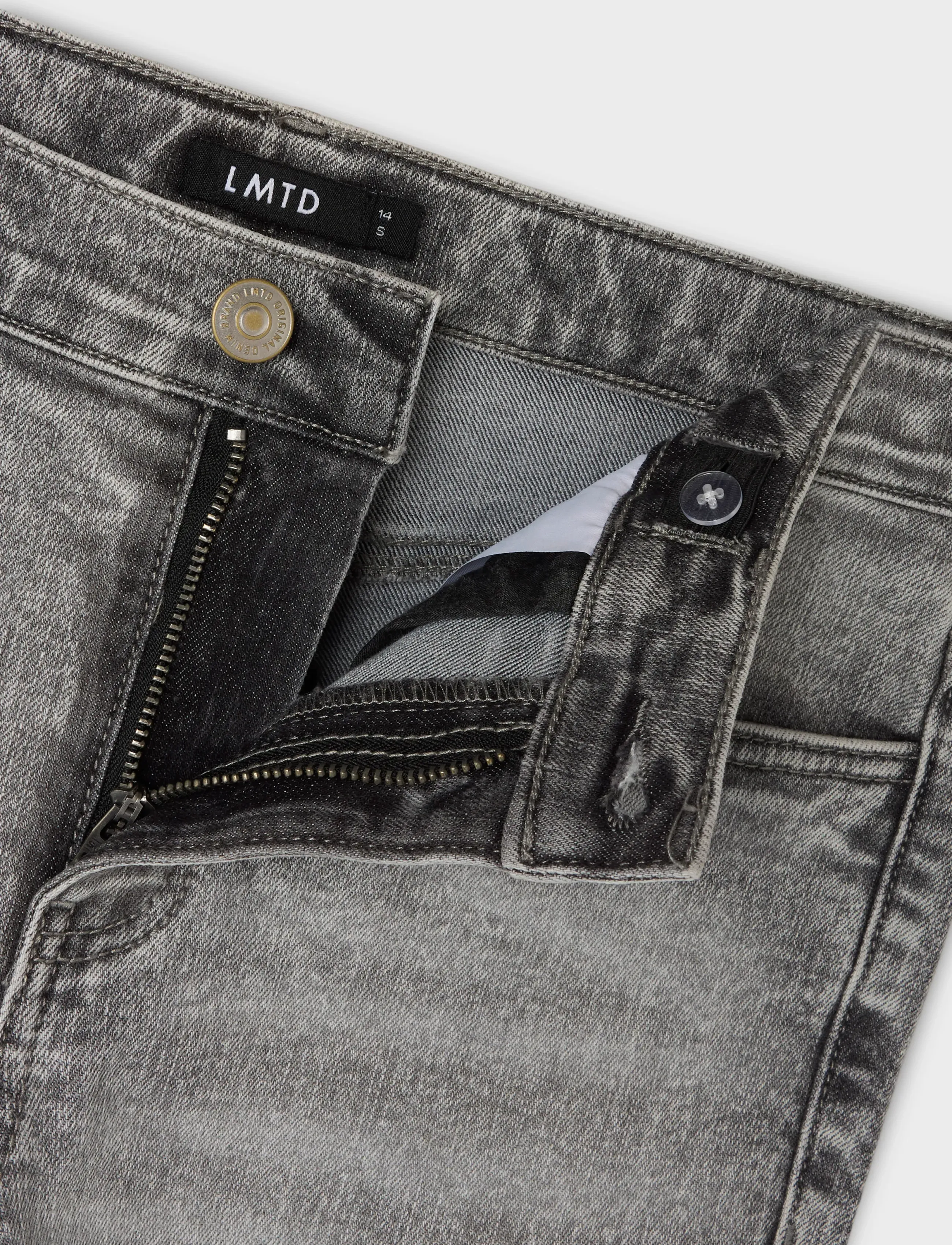 LMTD - NLFTIANNA DNM LW BOOTCUT PANT NOOS - wide leg jeans - light grey denim - 4