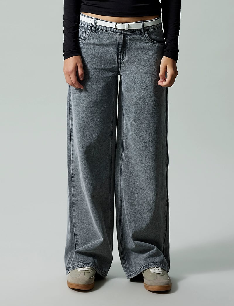 LMTD - NLFKIZZA DNM LW WIDE PANT NOOS - platūs džinsai - light grey denim - 2