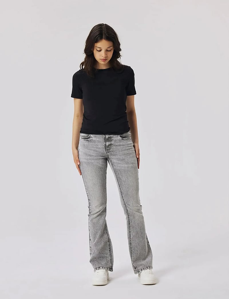LMTD - NLFDINCI SS SHORT S TOP NOOS - kurzärmelige - black - 4