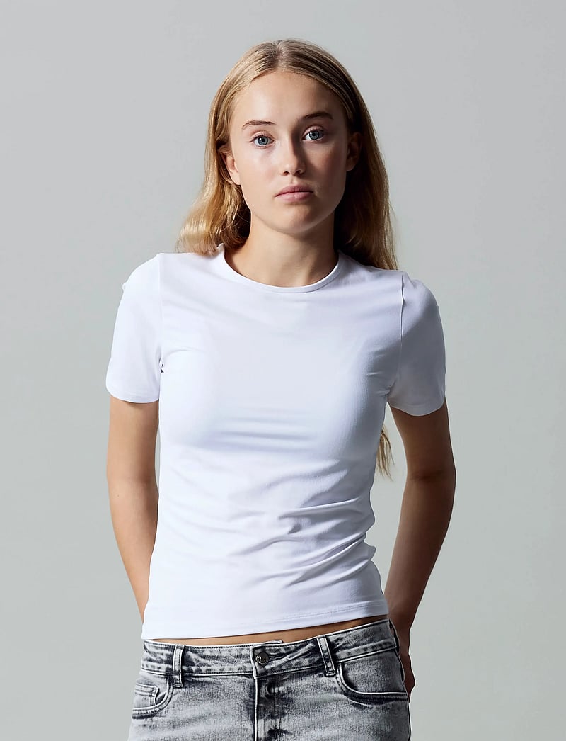 LMTD - NLFDINCI SS SHORT S TOP NOOS - kurzärmelige - bright white - 2