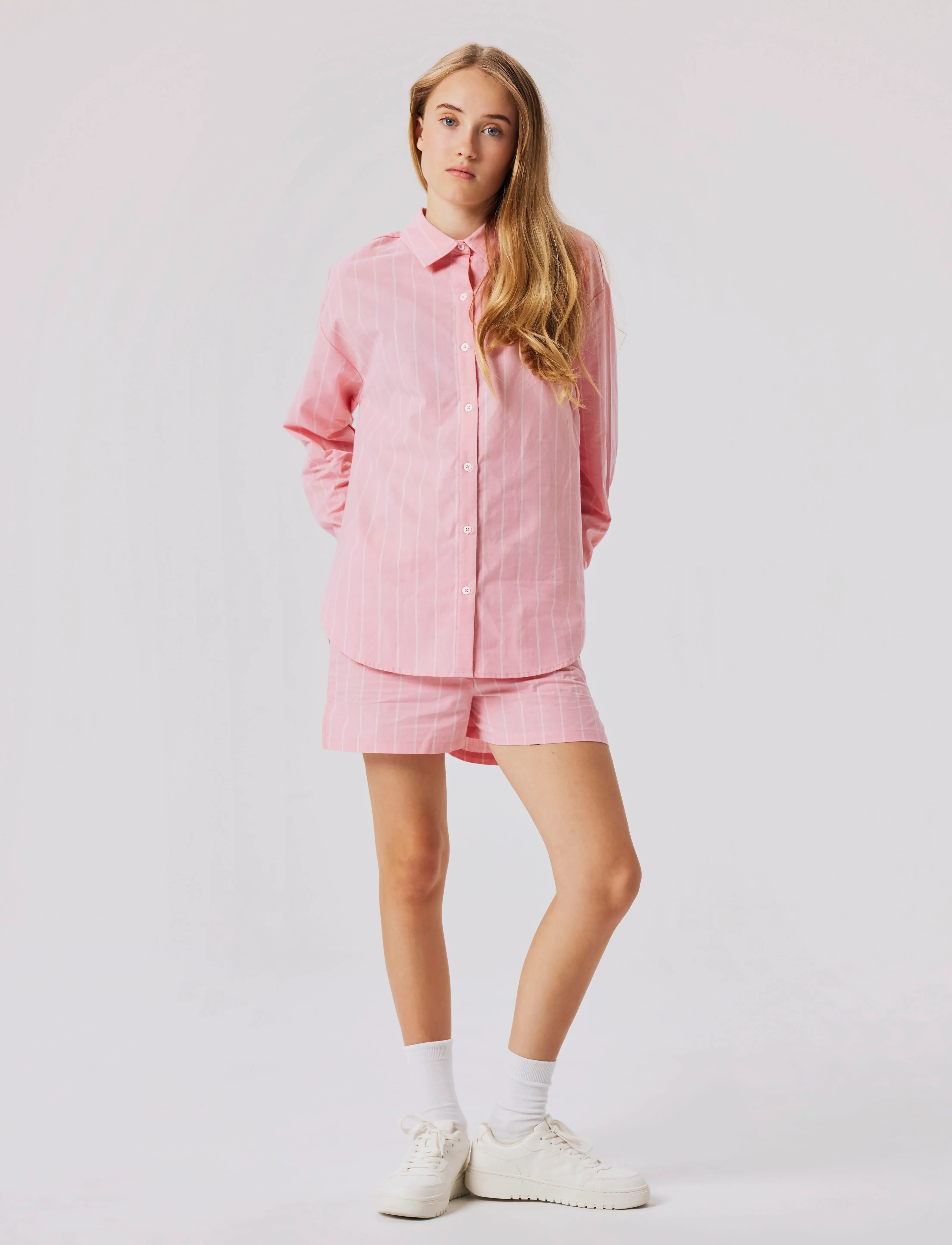 LMTD - NLFHELLES SHORTS - summer savings - peony - 2