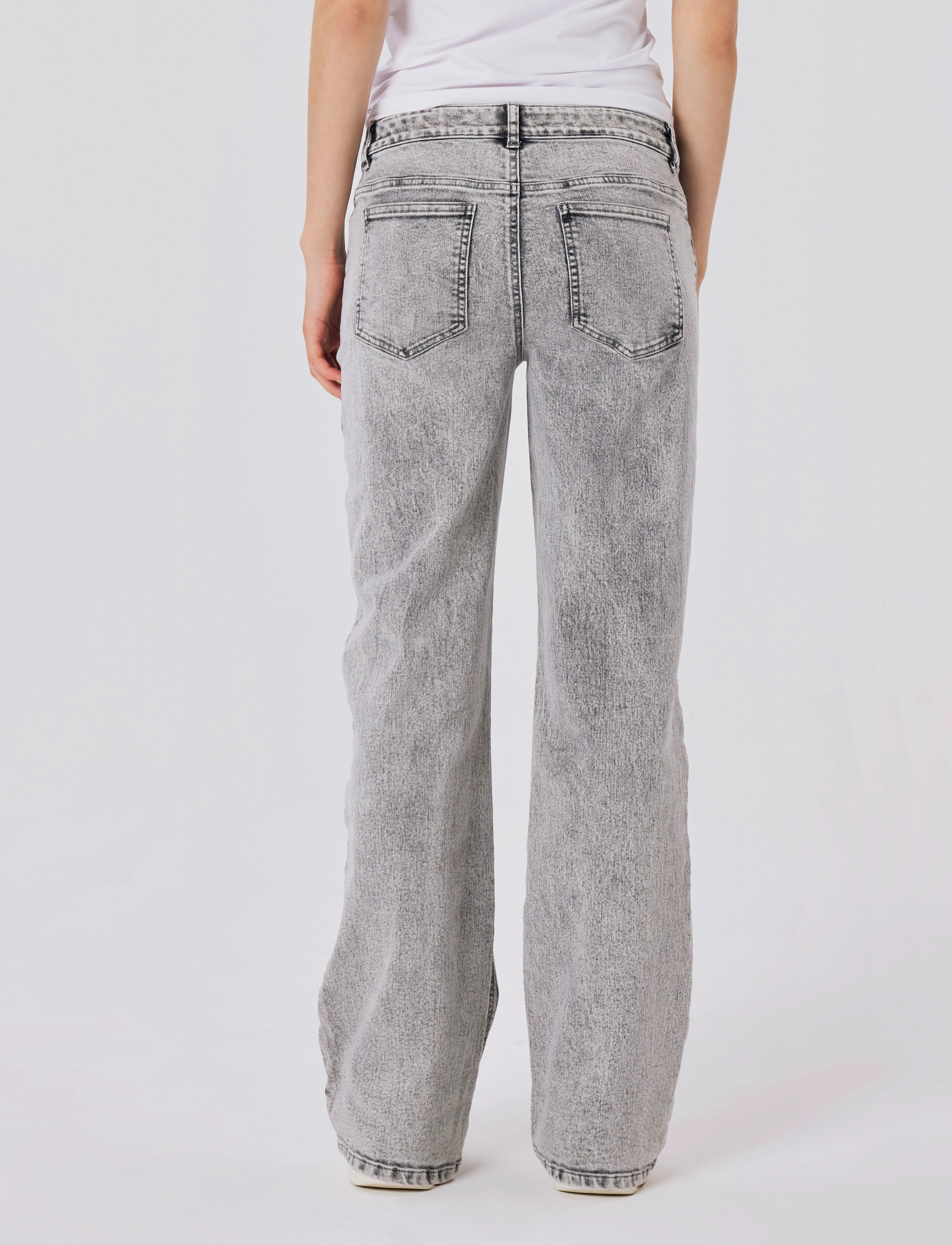LMTD - NLFTIANNA DNM LW WIDE PANT NOOS - hosen mit weitem bein - light grey denim - 3