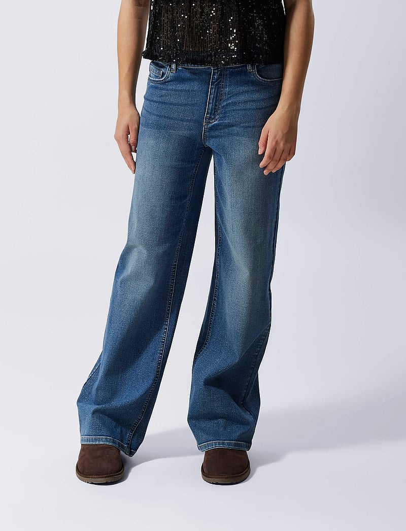 LMTD - NLFTEPPI DNM NW WIDE PANT NOOS - platūs džinsai - dark blue denim - 2