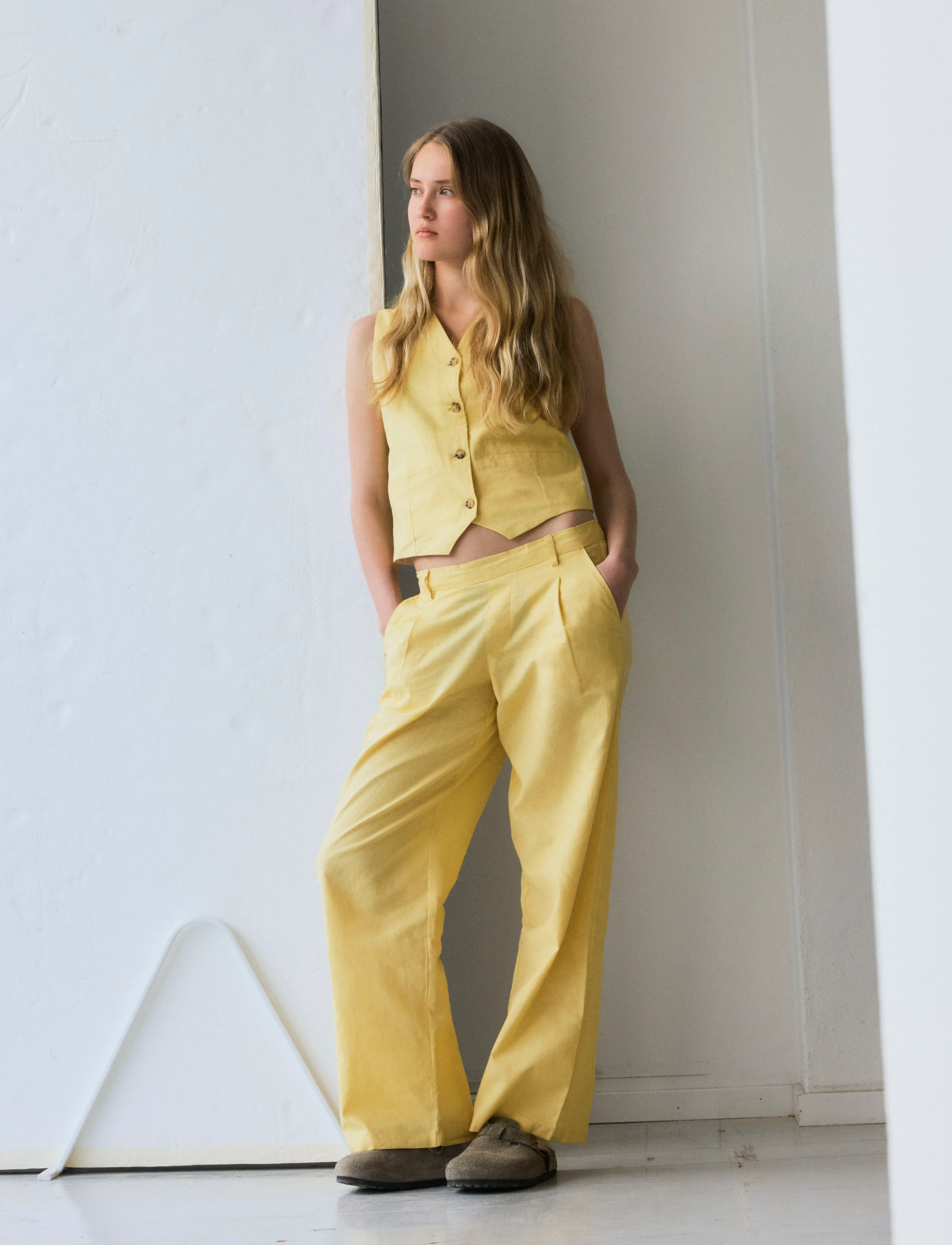 LMTD - NLFHYNTHE SL WAISTCOAT - mellow yellow - 3