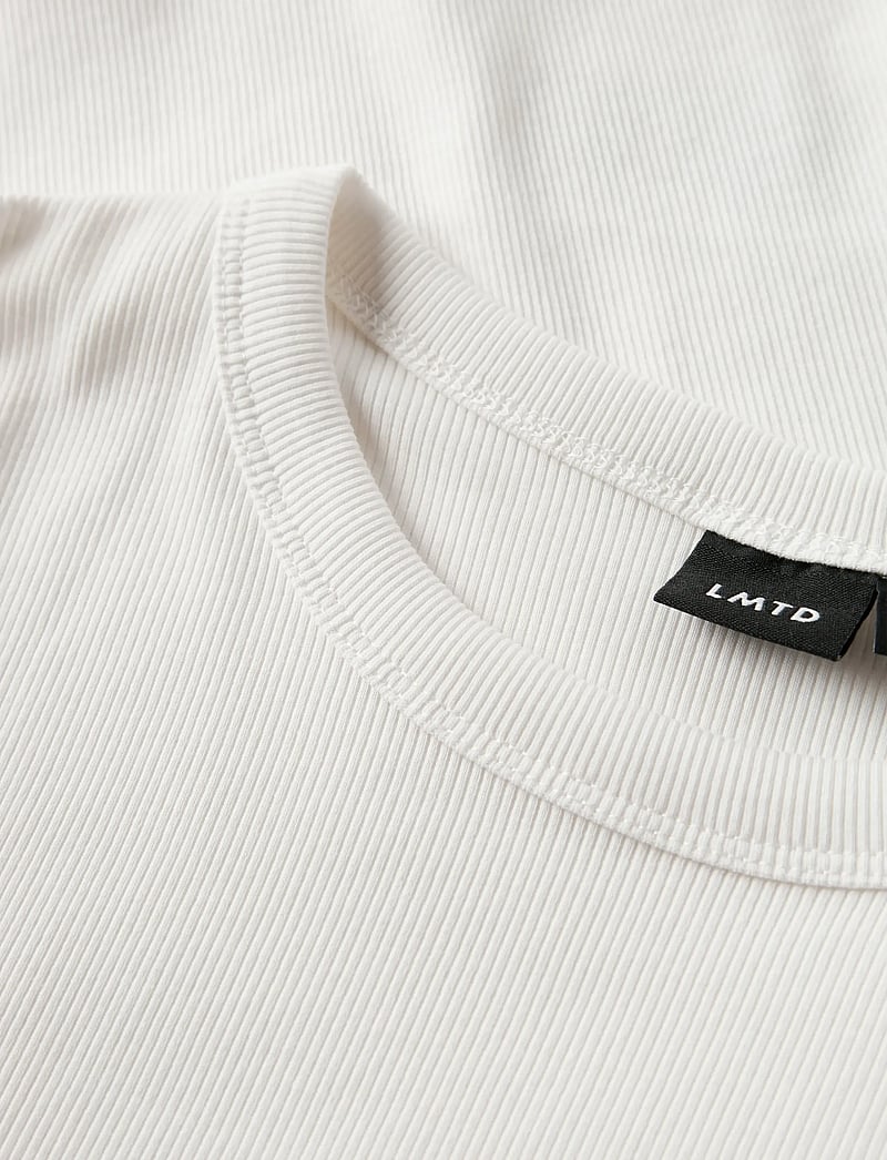 LMTD - NLFHINAJA LS SOLID SHORT S TOP NOOS - langærmede t-shirts - white alyssum - 2