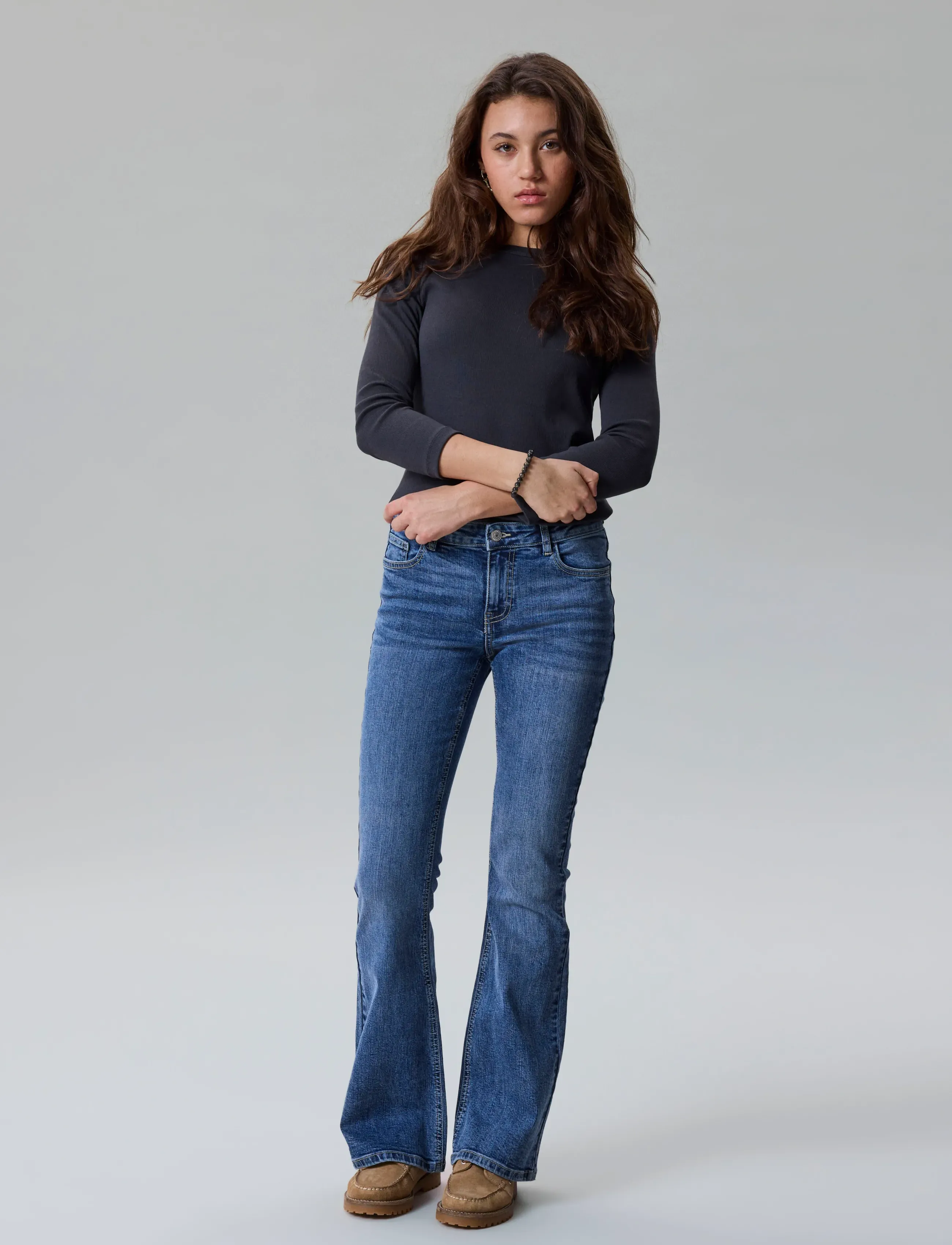 LMTD - NLFBLI DNM LW S FLARED PANT NOOS - alt laienevad teksad - medium blue denim - 4
