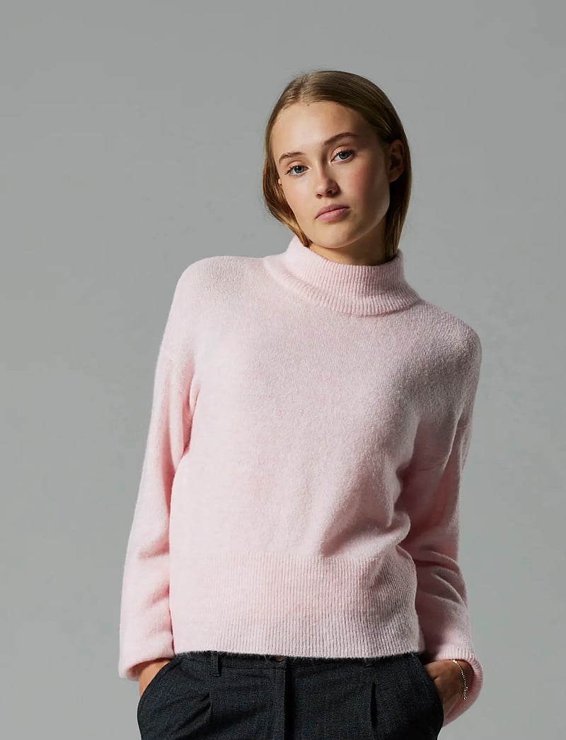 LMTD - NLFRIAA LS SHORT TURTLENECK KNIT - swetry - crystal pink - 0