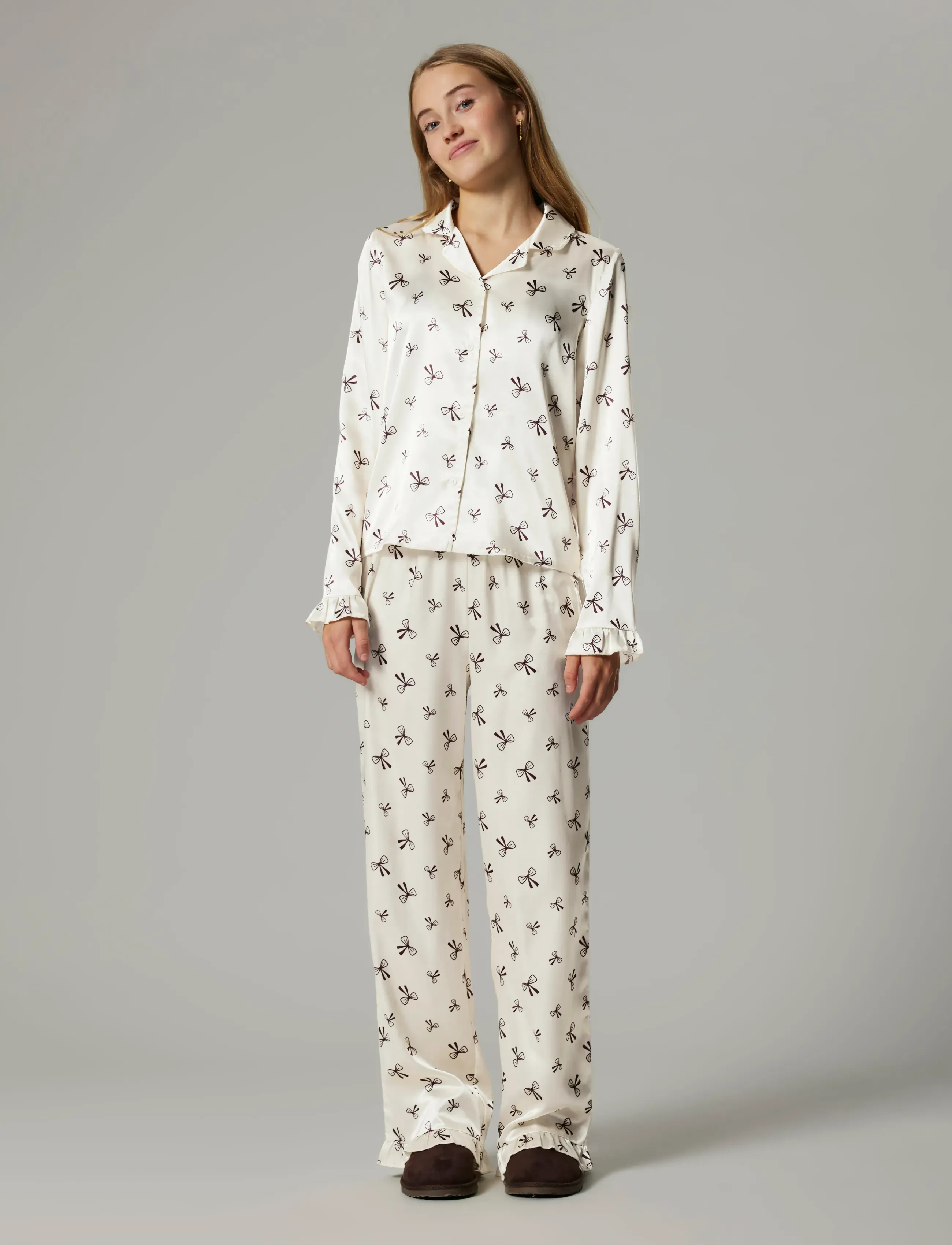 LMTD - NLFBOW SATIN PYJAMAS - pyjamassæt - antique white - 0